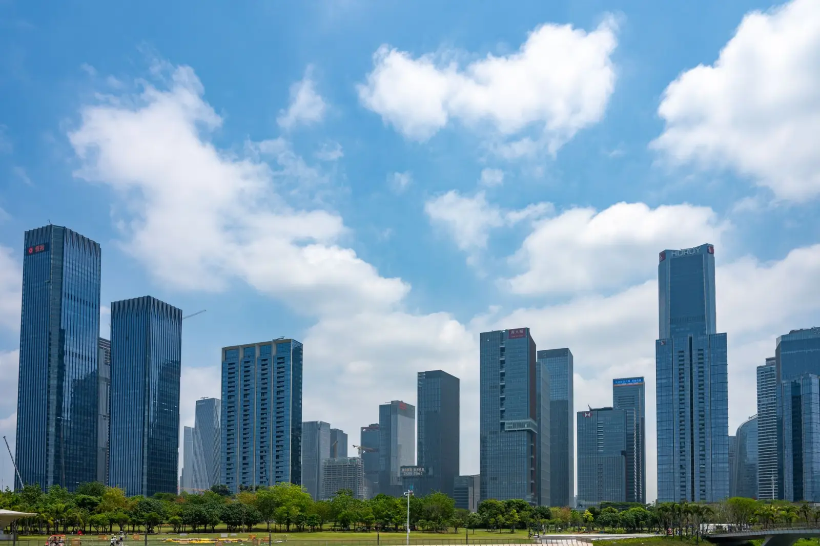 商业空间设计中的动线规划原则与材料搭配技巧