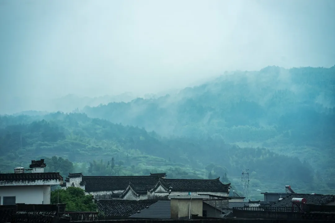 商业空间设计趋势观察：深圳办公与零售环境的功能美学融合实践