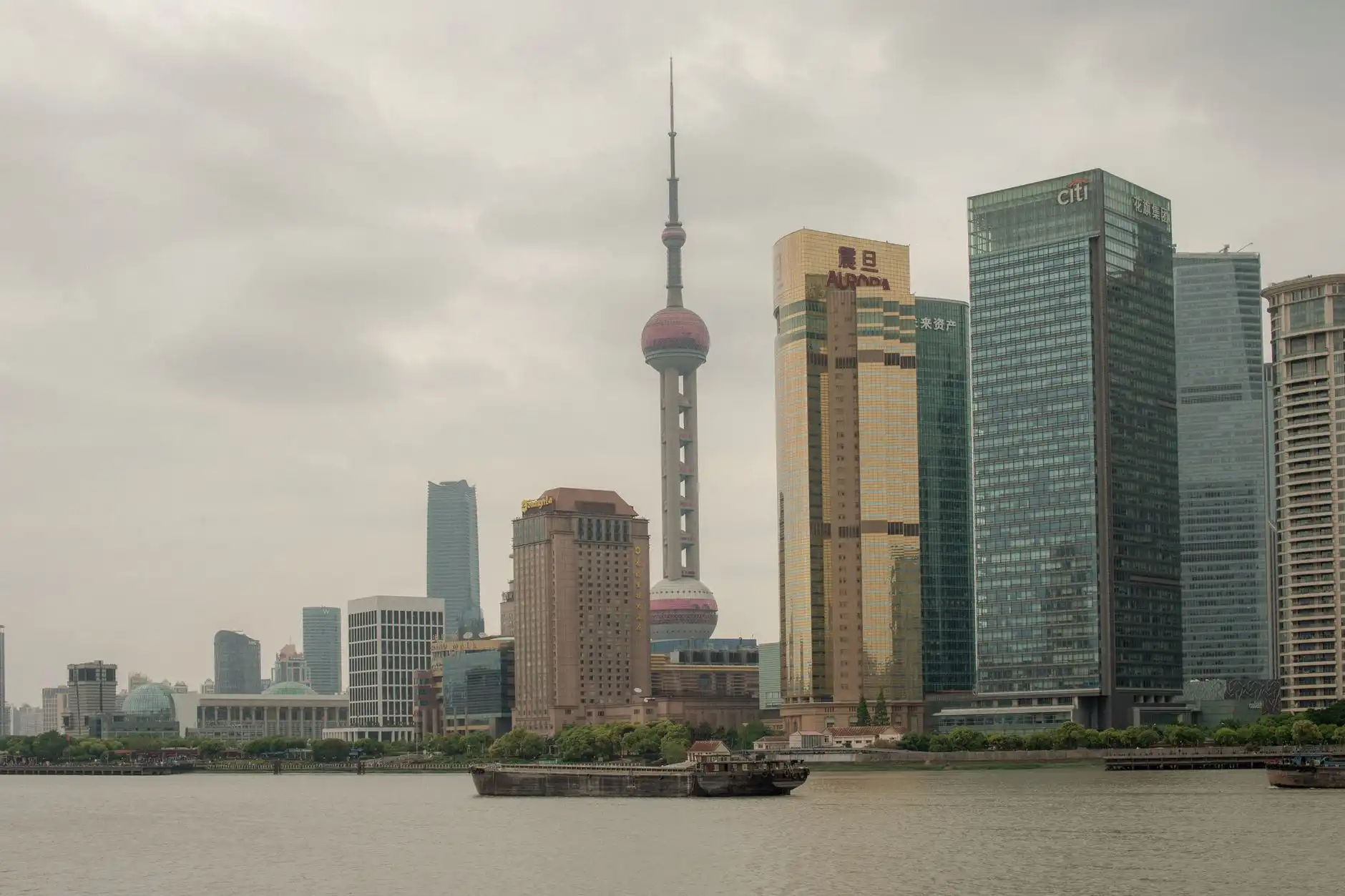 深圳商业空间设计新趋势：如何通过室内外装修提升品牌价值