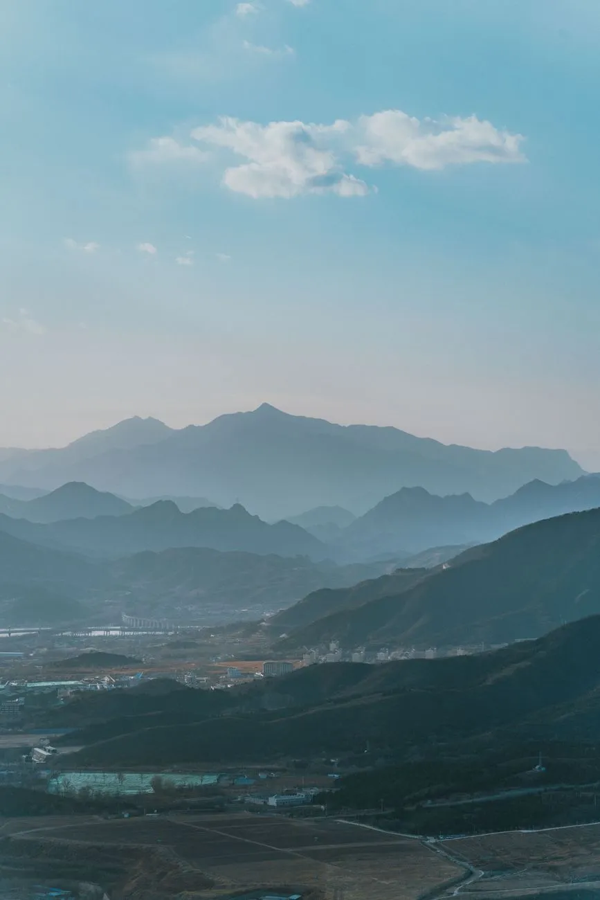 商业空间设计趋势观察：深圳办公与零售场景的动线与材料应用变化