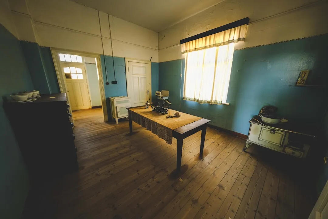深圳别墅装修趋势观察：2025年高端住宅设计风向与材料应用